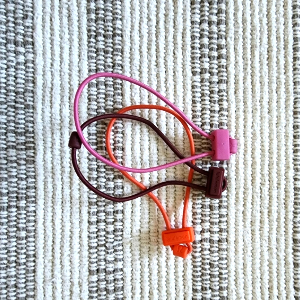 Lululemon adjustable hair ties